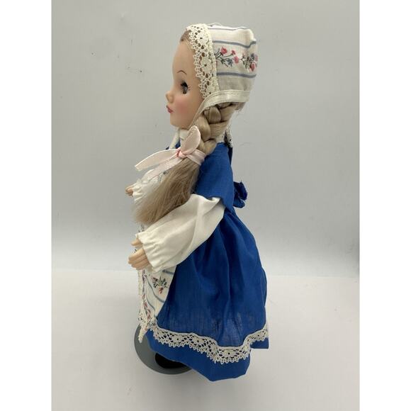 Vintage 1986 Effanbee Sweden Dolls Of The World - Picture 2 of 7
